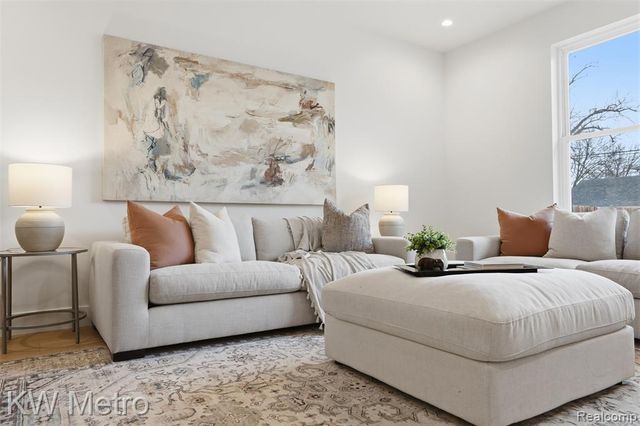 207 S Wilson Avenue, Royal Oak, MI 48067