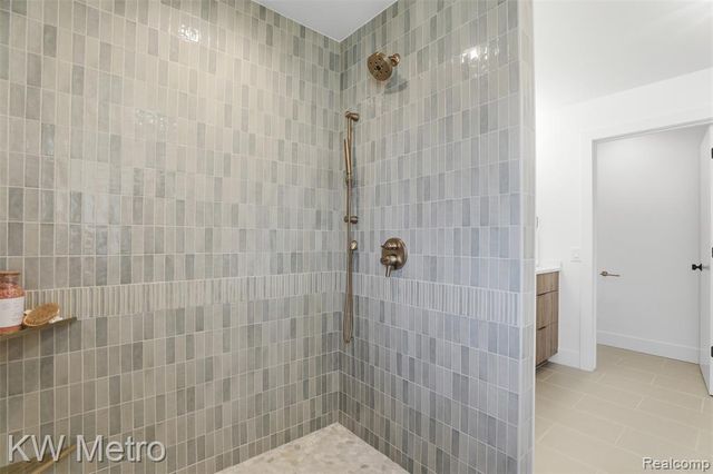 207 S Wilson Avenue, Royal Oak, MI 48067