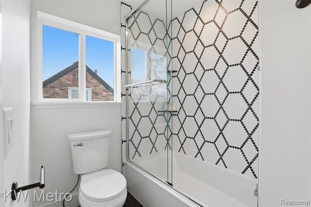 207 S Wilson Avenue, Royal Oak, MI 48067