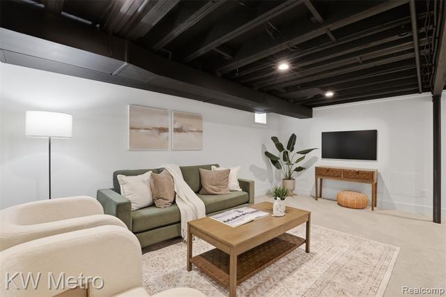 207 S Wilson Avenue, Royal Oak, MI 48067