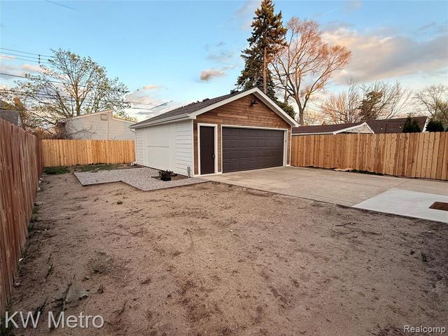 207 S Wilson Avenue, Royal Oak, MI 48067