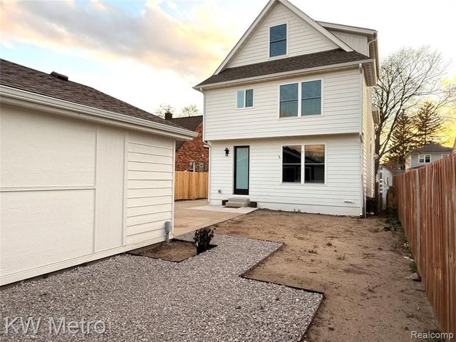 207 S Wilson Avenue, Royal Oak, MI 48067