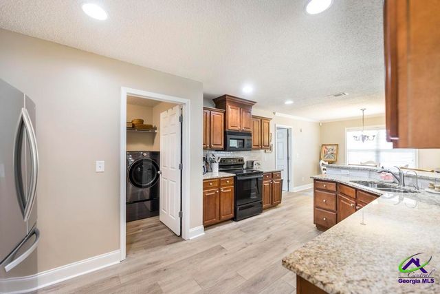 121 Elizabeth Drive, Byron, GA 31008