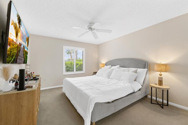 2505 Iroquois Circle, West Palm Beach, FL 33409
