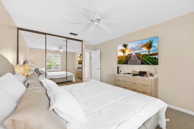 2505 Iroquois Circle, West Palm Beach, FL 33409