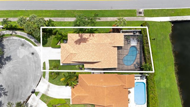 2505 Iroquois Circle, West Palm Beach, FL 33409