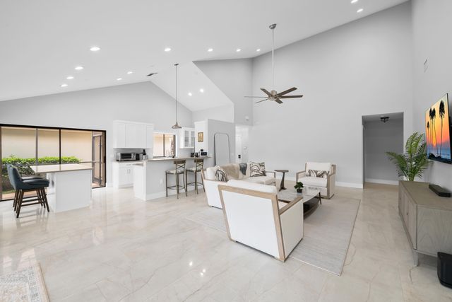 2505 Iroquois Circle, West Palm Beach, FL 33409