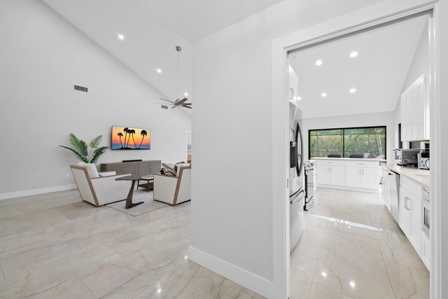 2505 Iroquois Circle, West Palm Beach, FL 33409