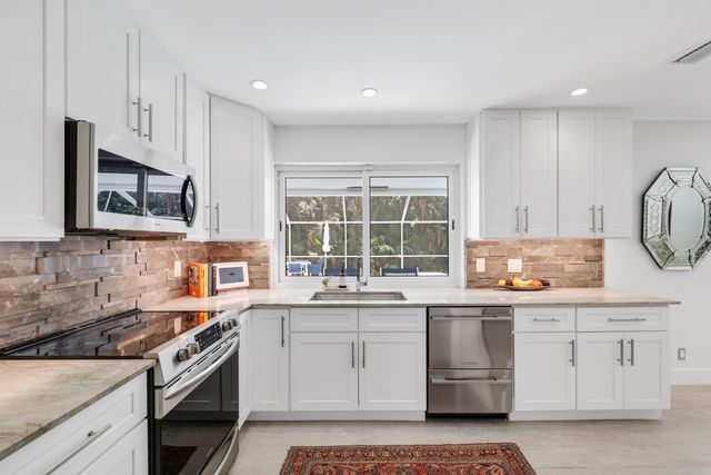 2920 NE 52nd Street, Fort Lauderdale, FL 33308