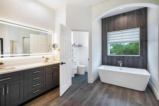 7202 SW 123rd Pl, Miami, FL 33183