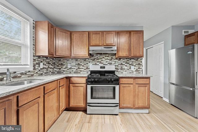 415 HAMILTON AVE, Blackwood, NJ 08012