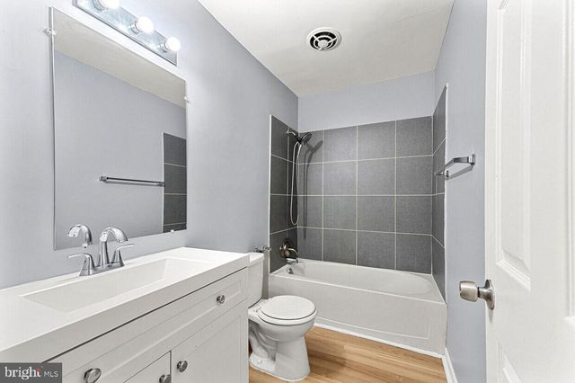415 HAMILTON AVE, Blackwood, NJ 08012
