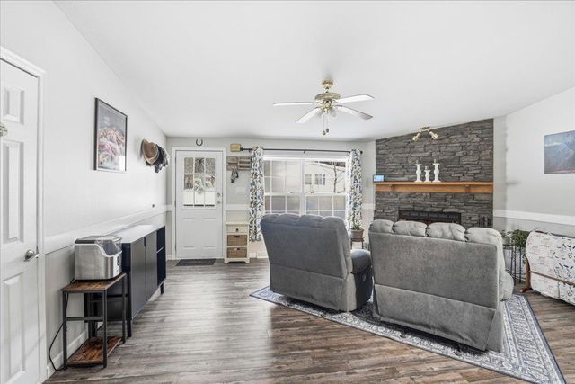 5 Pamela Drive, Hopkinton, NH 03229