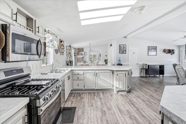 5 Pamela Drive, Hopkinton, NH 03229