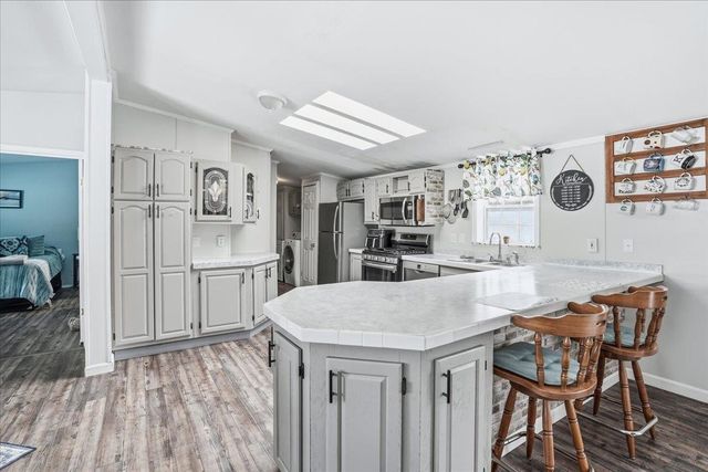 5 Pamela Drive, Hopkinton, NH 03229