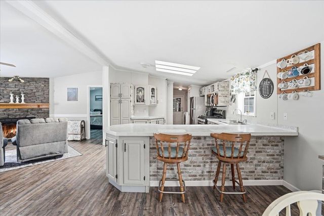 5 Pamela Drive, Hopkinton, NH 03229