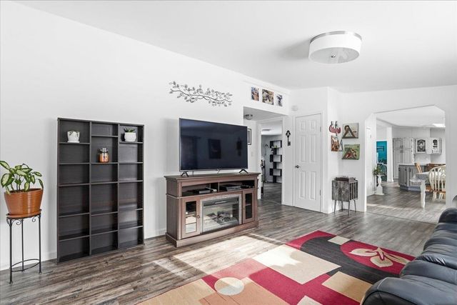 5 Pamela Drive, Hopkinton, NH 03229