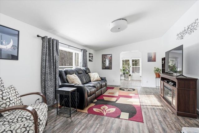 5 Pamela Drive, Hopkinton, NH 03229