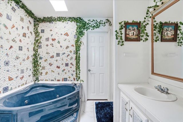 5 Pamela Drive, Hopkinton, NH 03229