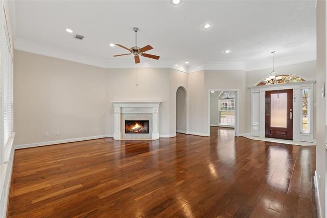 3146 Lake Island Drive, Montgomery, TX 77356