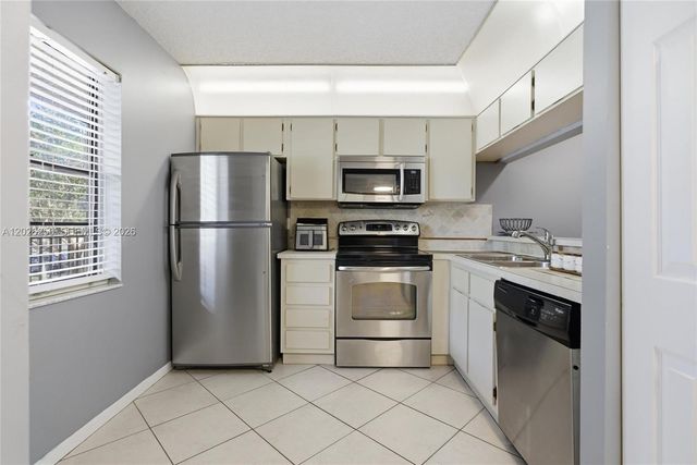 10451 W Broward Boulevard 209, Plantation, FL 33324
