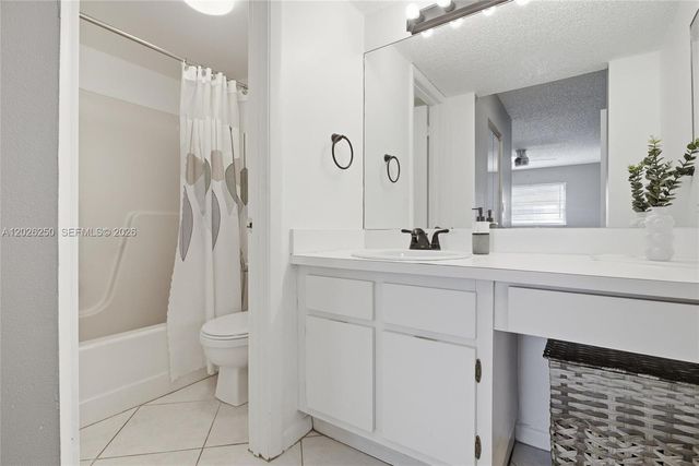 10451 W Broward Boulevard 209, Plantation, FL 33324