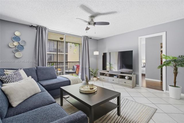 10451 W Broward Boulevard 209, Plantation, FL 33324