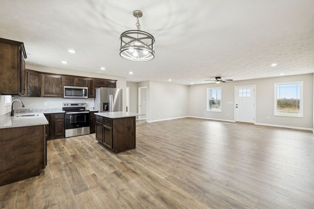 2623 Oak Knob Rd, Lafayette, TN 37083