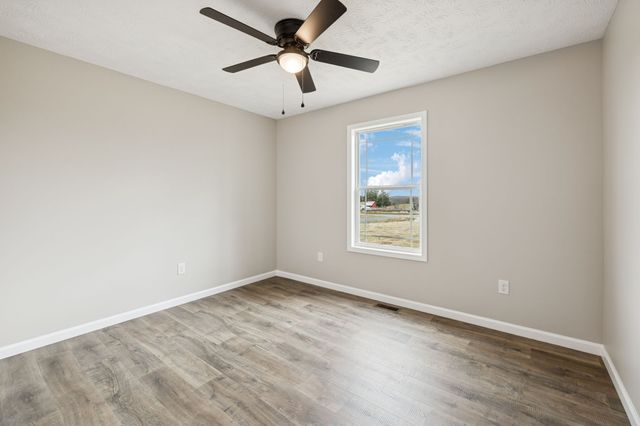 2623 Oak Knob Rd, Lafayette, TN 37083