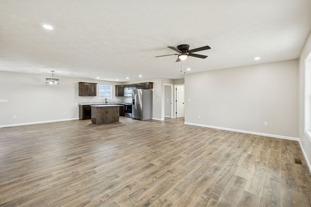 2623 Oak Knob Rd, Lafayette, TN 37083