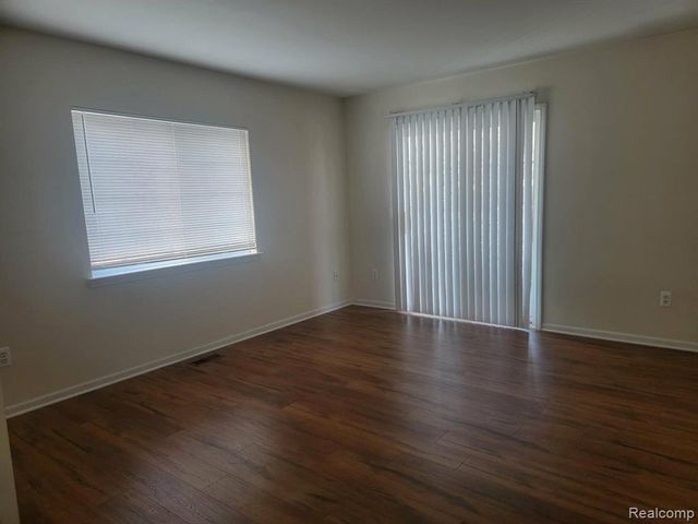 5457 Twin Oaks Drive, Sterling Heights, MI 48314