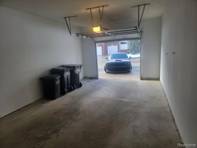 5457 Twin Oaks Drive, Sterling Heights, MI 48314