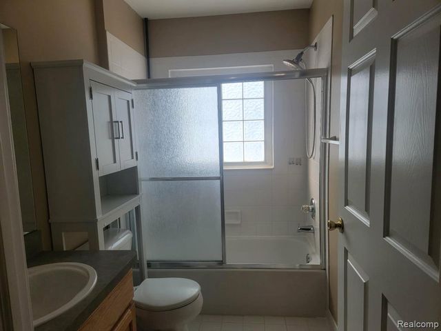 5457 Twin Oaks Drive, Sterling Heights, MI 48314