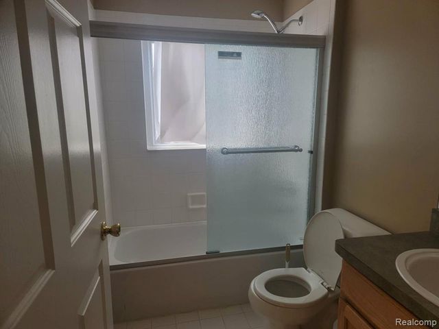 5457 Twin Oaks Drive, Sterling Heights, MI 48314