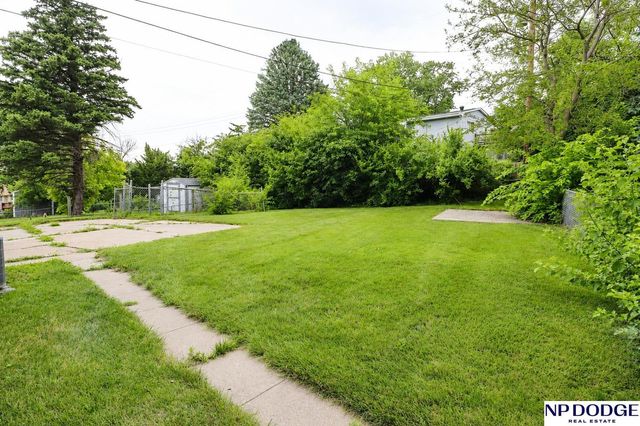 7654 Nebraska Avenue, Omaha, NE 68134