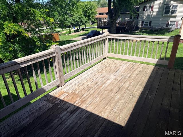 111 Park Charles Boulevard N, St Peters, MO 63376