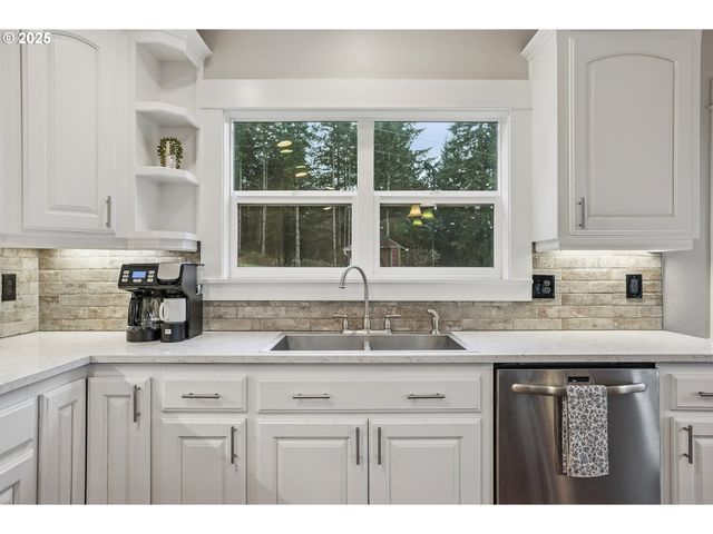 13300 Ne WHITLOW Ln, Newberg, OR 97132