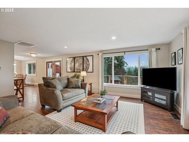 13300 Ne WHITLOW Ln, Newberg, OR 97132