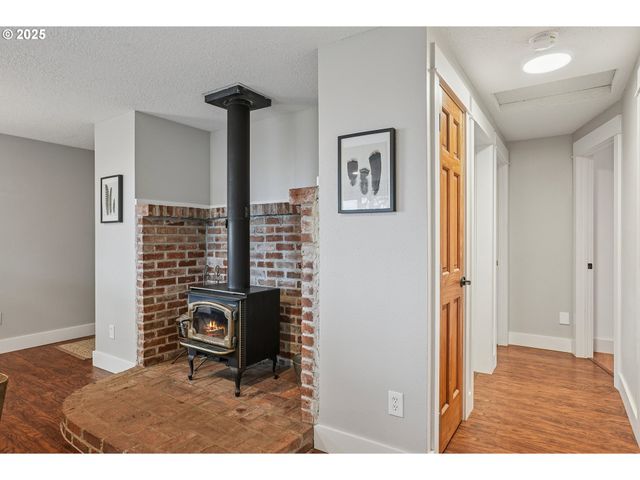 13300 Ne WHITLOW Ln, Newberg, OR 97132