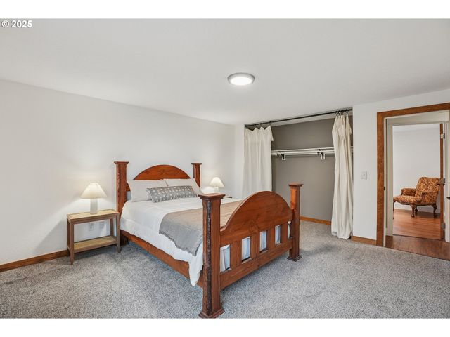 13300 Ne WHITLOW Ln, Newberg, OR 97132