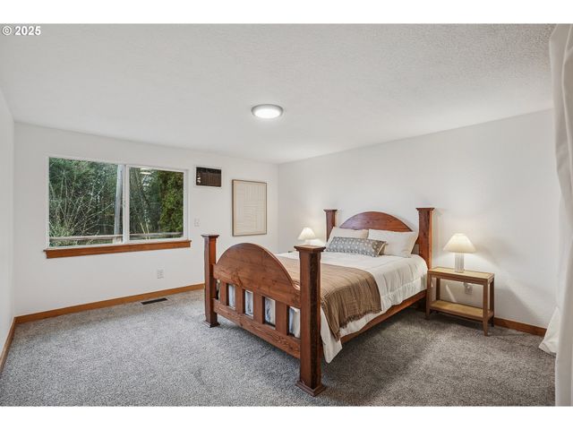 13300 Ne WHITLOW Ln, Newberg, OR 97132