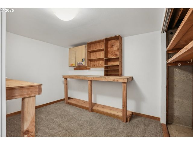 13300 Ne WHITLOW Ln, Newberg, OR 97132