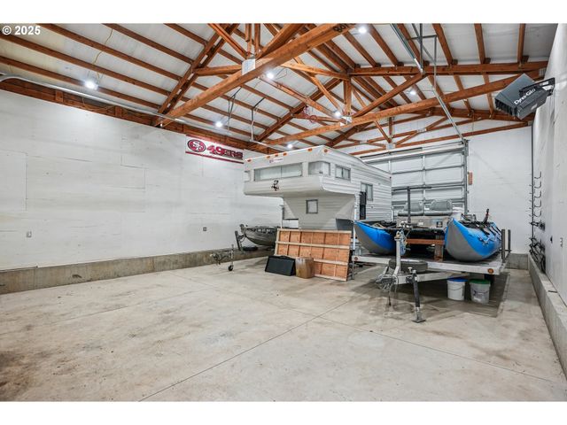 13300 Ne WHITLOW Ln, Newberg, OR 97132