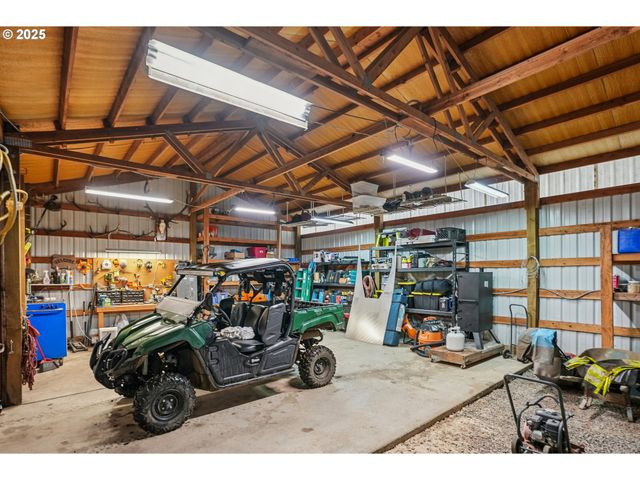 13300 Ne WHITLOW Ln, Newberg, OR 97132