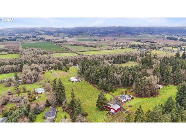 13300 Ne WHITLOW Ln, Newberg, OR 97132