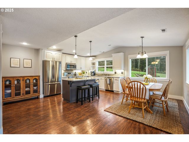 13300 Ne WHITLOW Ln, Newberg, OR 97132