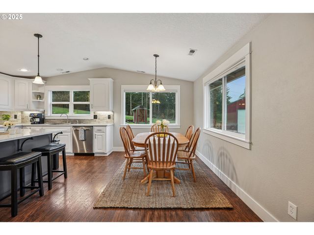 13300 Ne WHITLOW Ln, Newberg, OR 97132