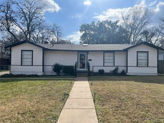 1018 E Elm Street, Hillsboro, TX 76645