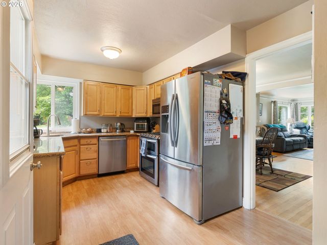 3103 Ne DEKUM St, Portland, OR 97211