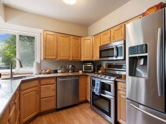 3103 Ne DEKUM St, Portland, OR 97211